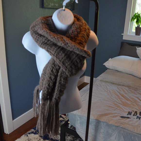 Scarf - Picture 7 of 8